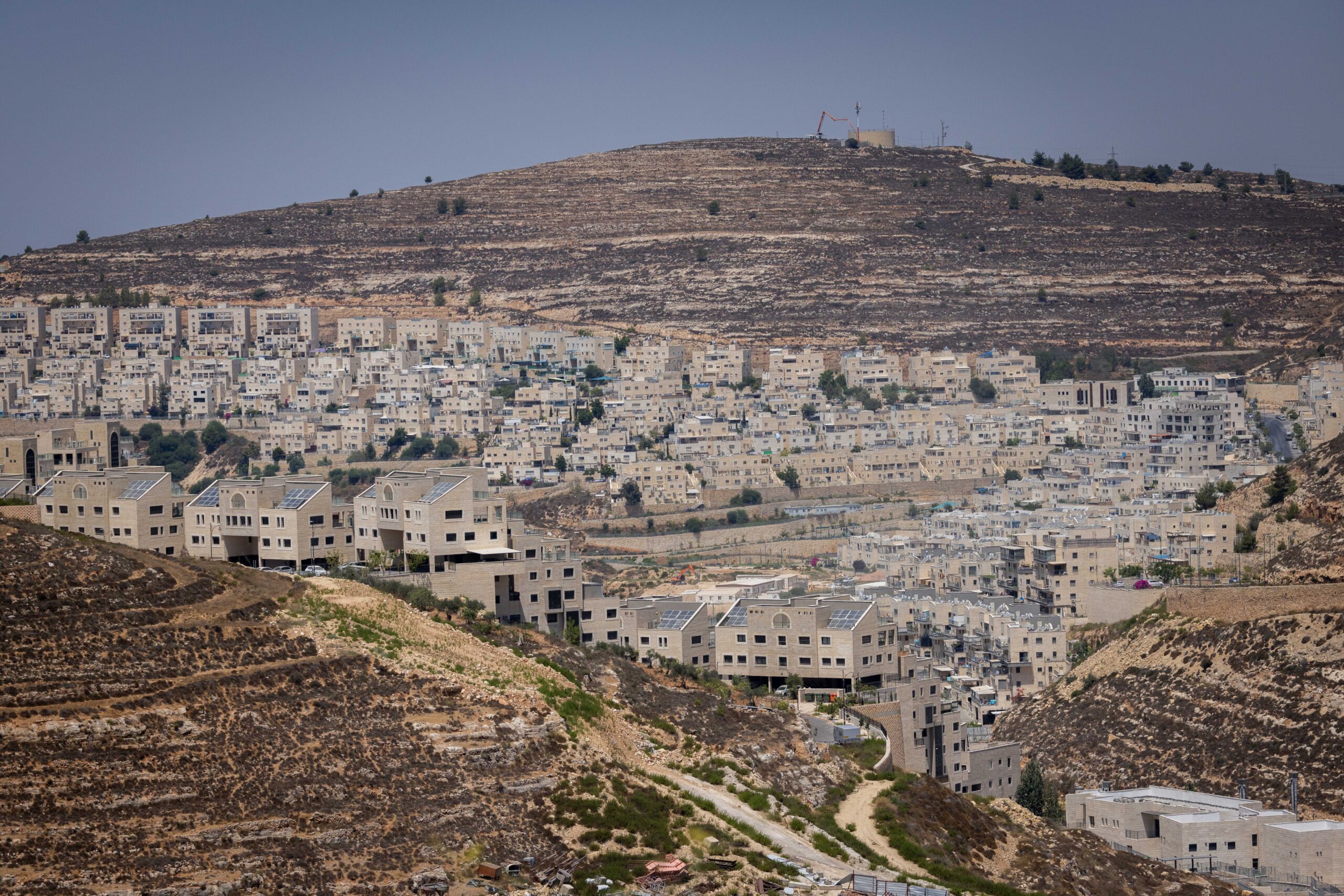 Givat Ze’ev to Become City – Residents Push Back