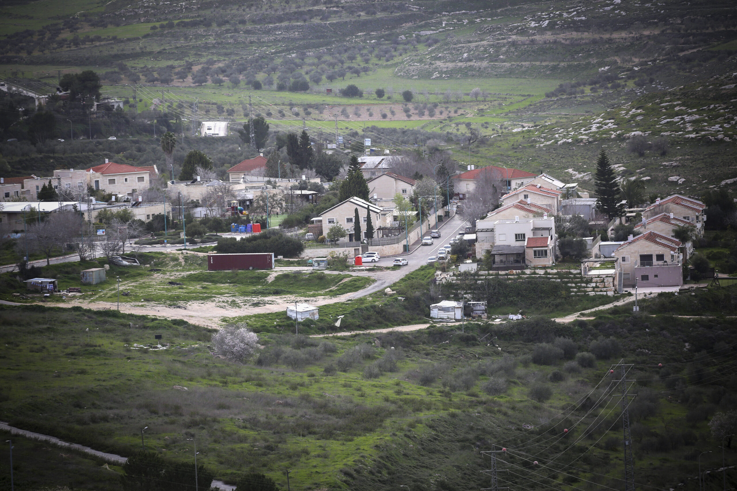 Residents Told to Shelter After Gunfire From Arabs