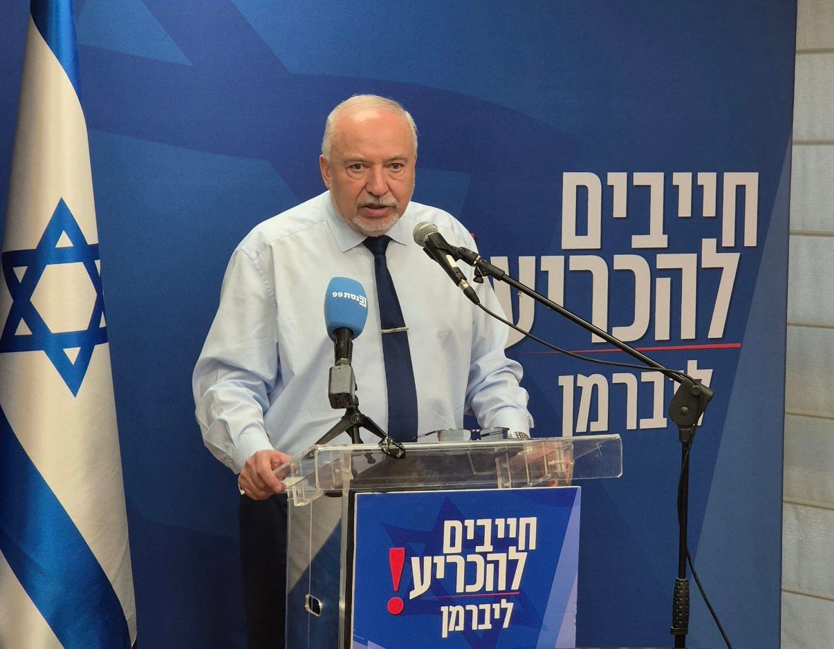 Liberman Slams Government: ‘Flatten Dahieh Now’