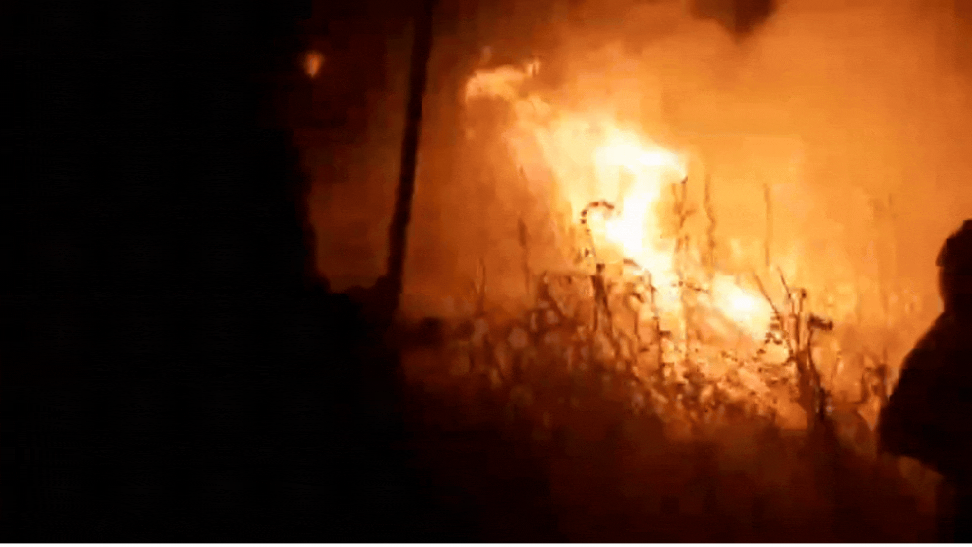 Arabs Set Fire, Then Blame Israelis Who Put It Out