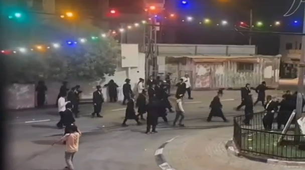 Violent Arab Mob Attacks Jewish Pilgrims at Biblical Tomb