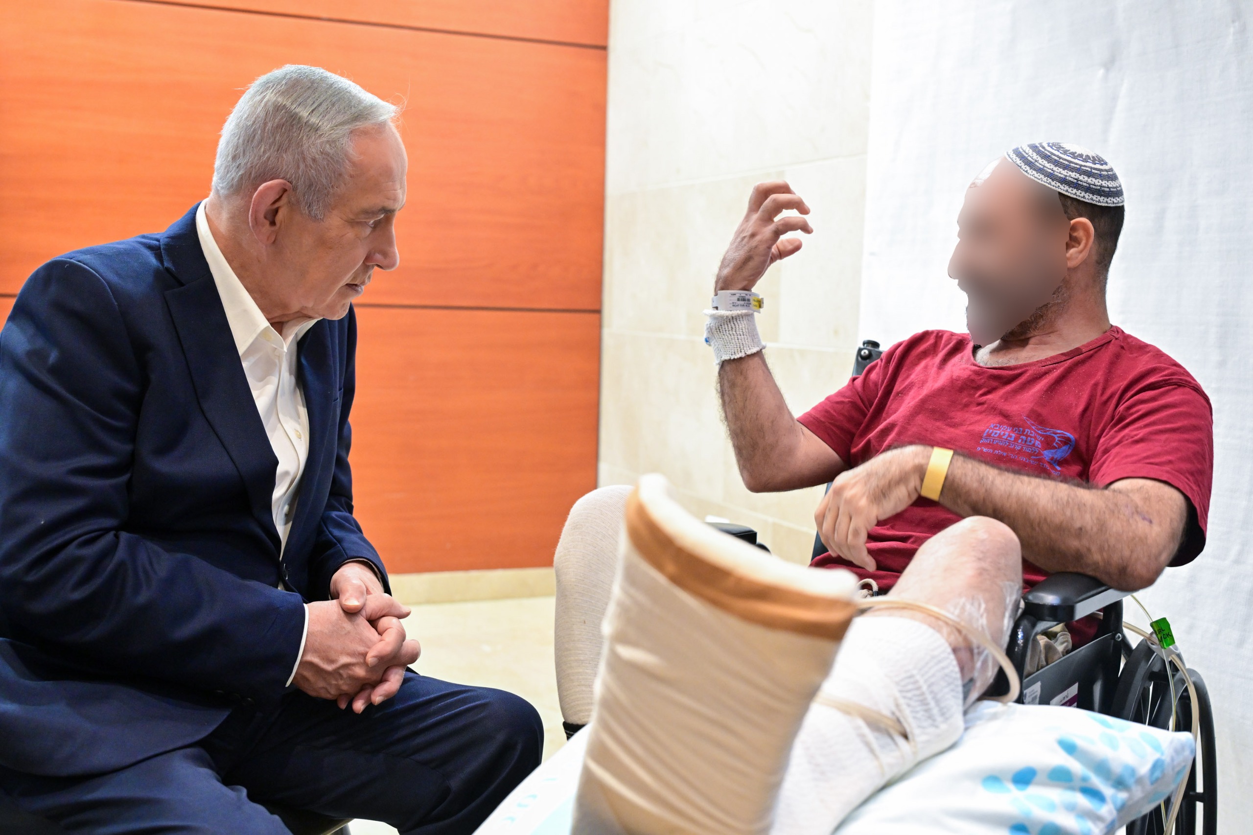Netanyahu to Wounded Soldiers: You Embody Israeli Unity