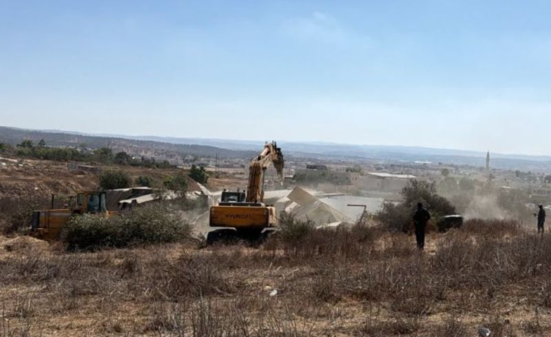 Three Illegal Compounds Demolished in Negev Bedouin Town