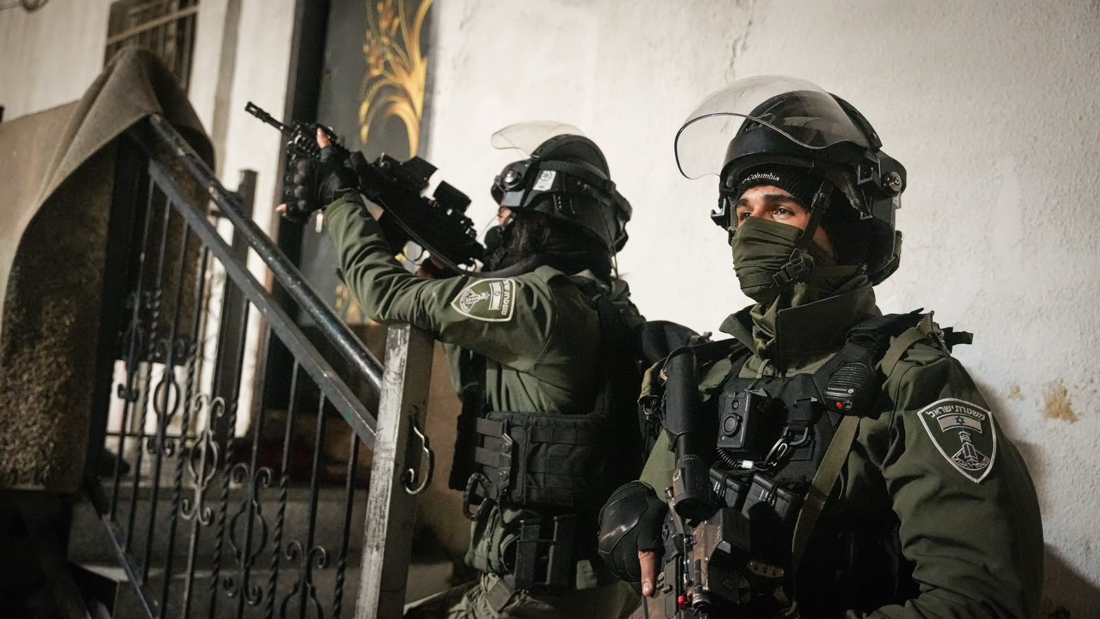 IDF Launches Major Raid in Beit Ummar Amid Shooting Fears
