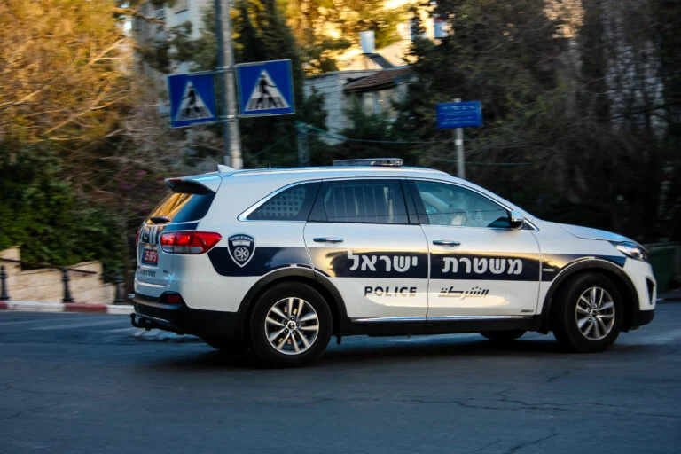 Police Exchange Fire with Suspects in the Negev