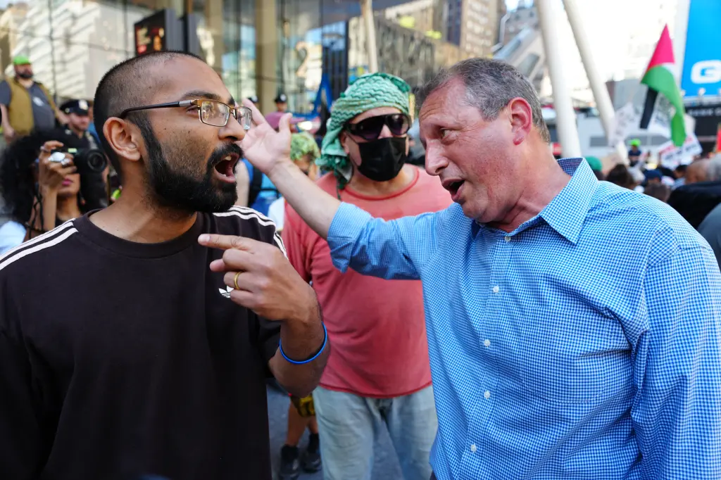 Anti-Israel Mob Chases Brad Lander from NYC Protest