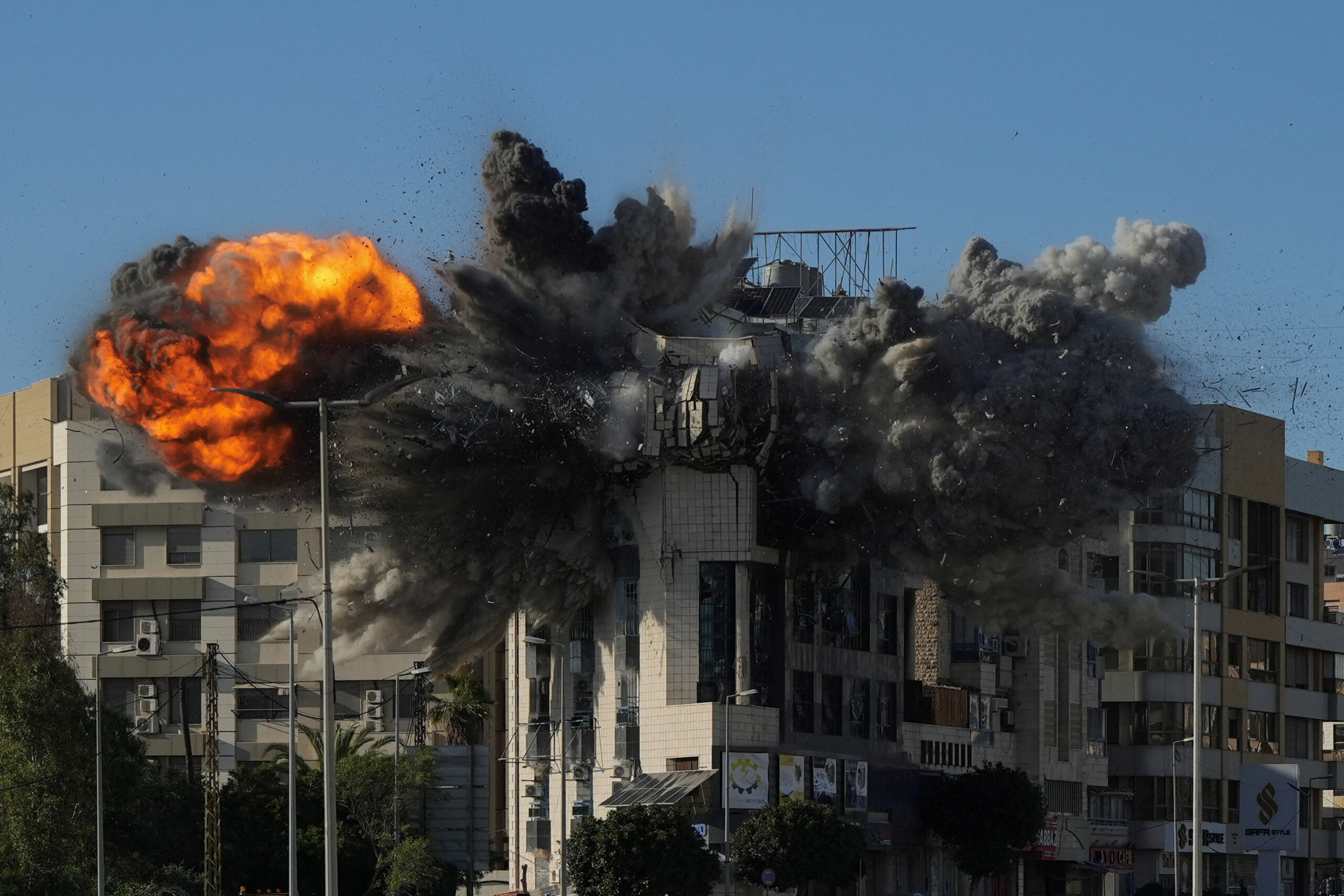 IAF Pounds Terror Targets Across Southern Lebanon