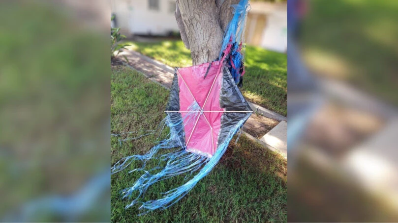 Gazans Destroy Kites After Israeli Warnings