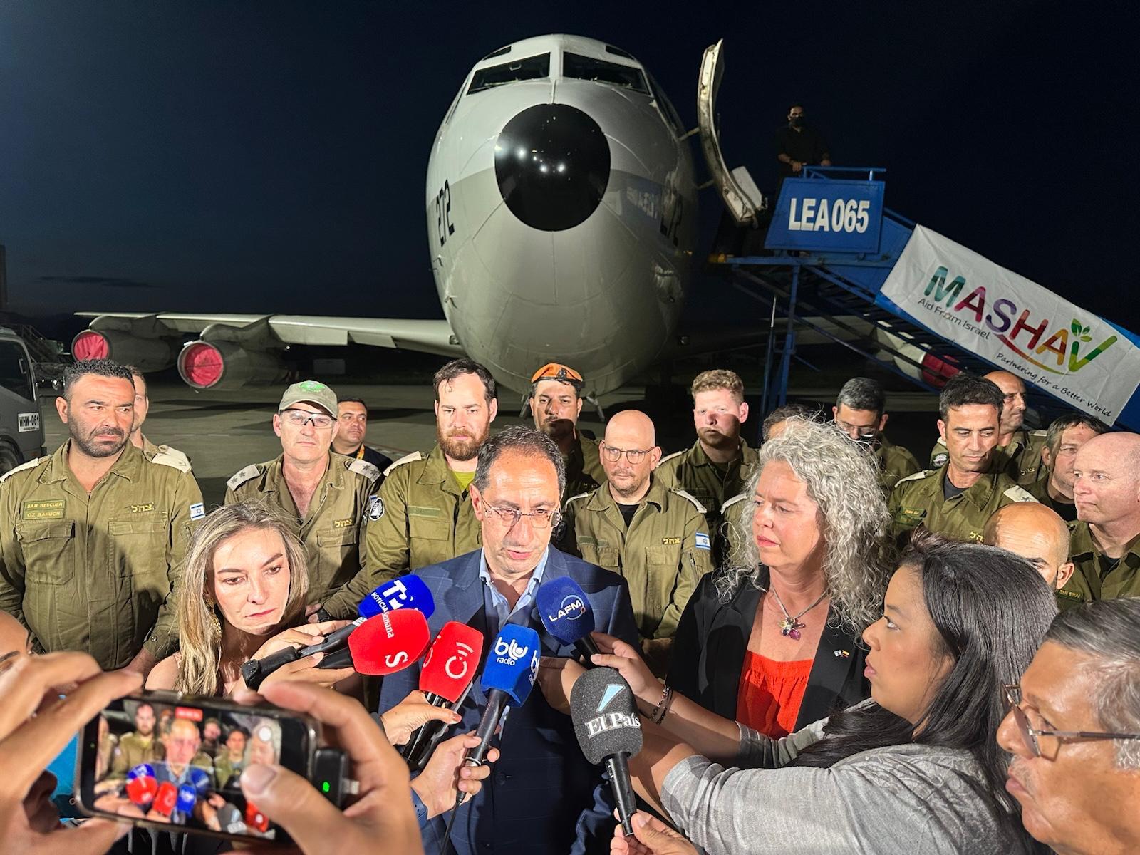 Israeli Aid Plane Lands in Colombia After Devastating Quake