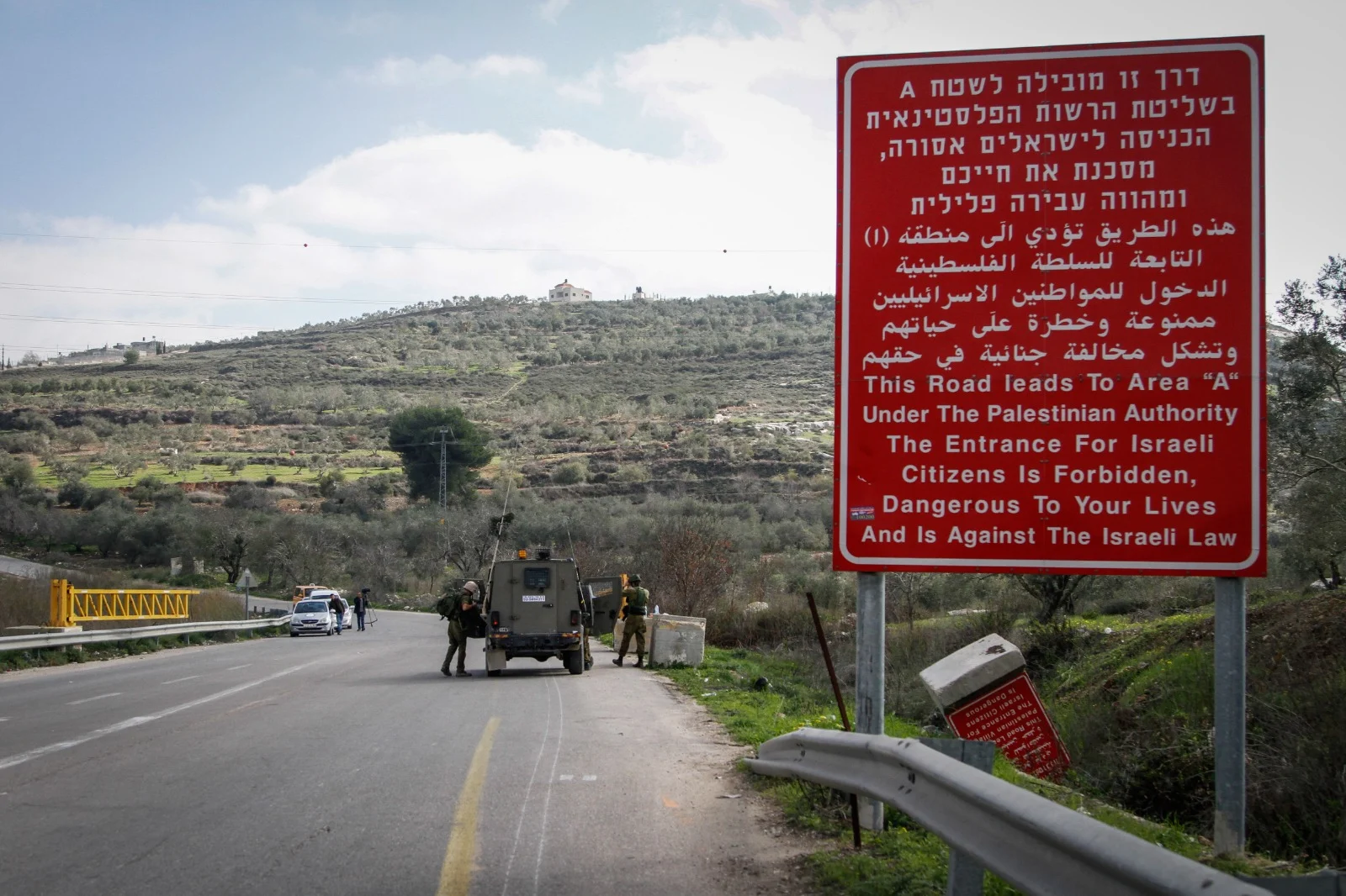Israel Averts Lynches, Rescues 3 Israelis From PA Areas