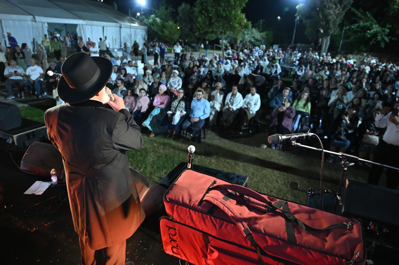 Thousands gather for Selichot at Cave of the Patriarchs
