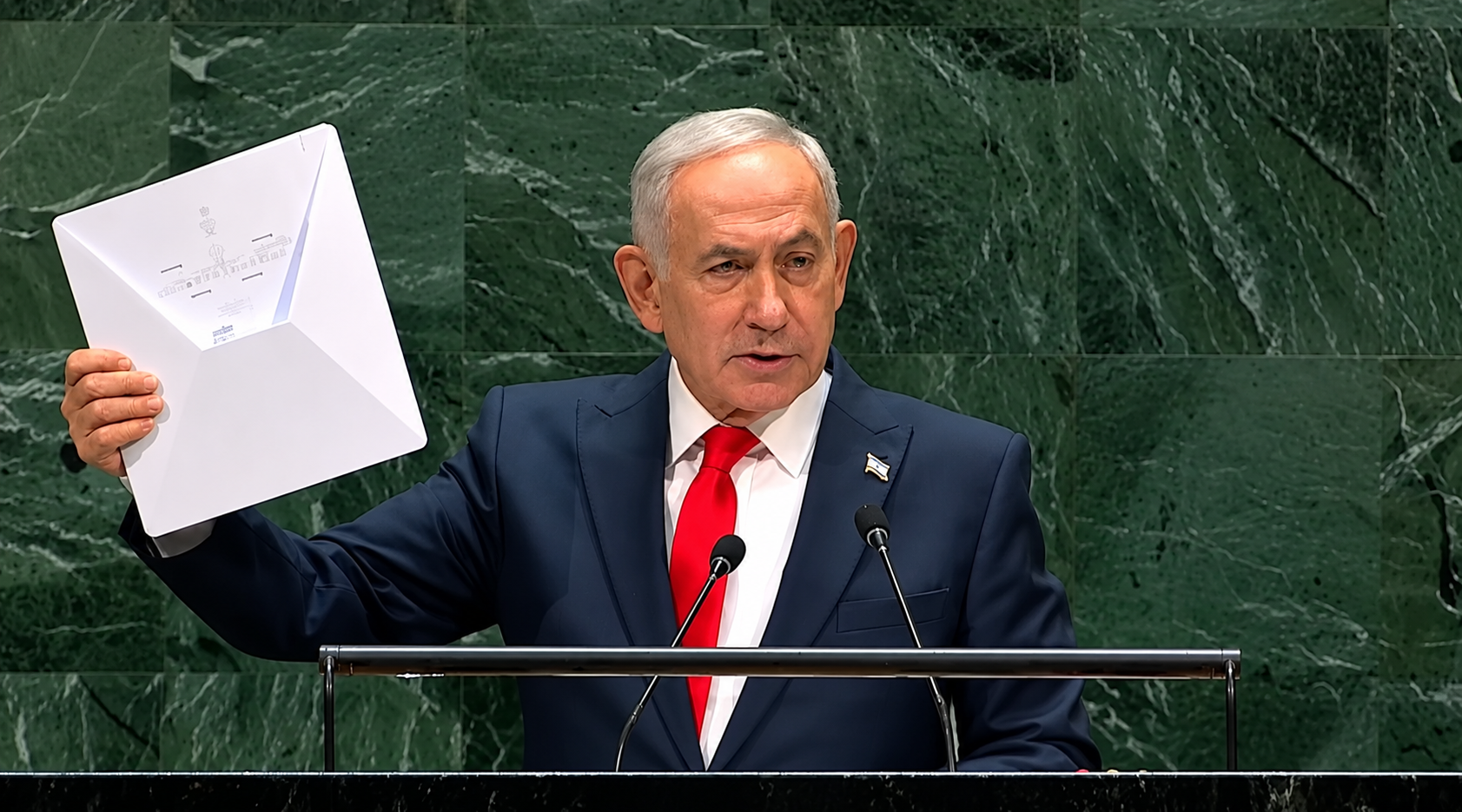 Poll: 53% Believe Netanyahu Over Media on Oct. 7 Warnings