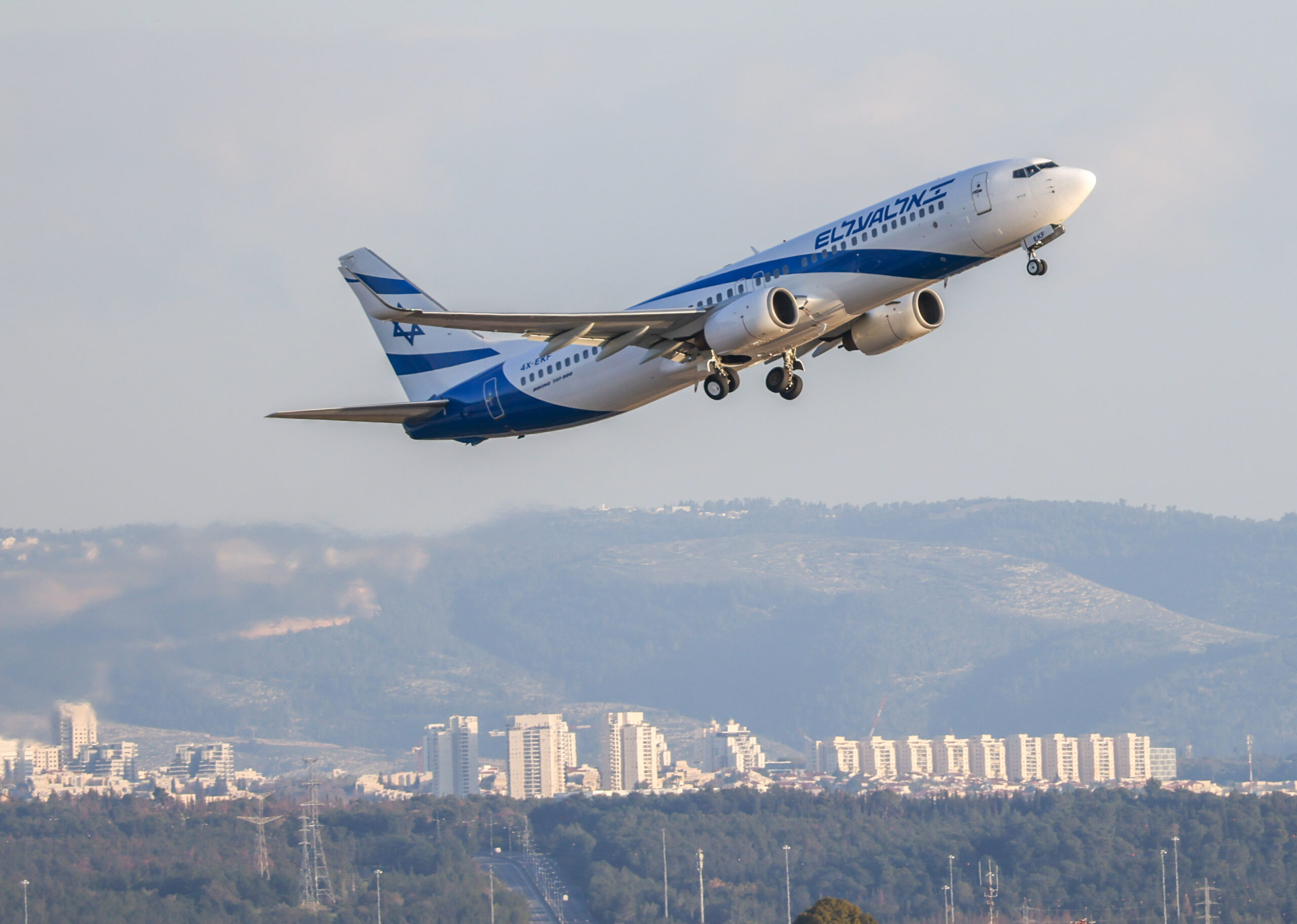 El Al Cancels Flights as UK Airports Descend Into Chaos