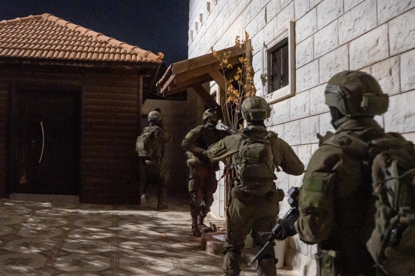 Major IDF Raids Arrest 230 Terrorists, Seize Weapons, Bomb Lab